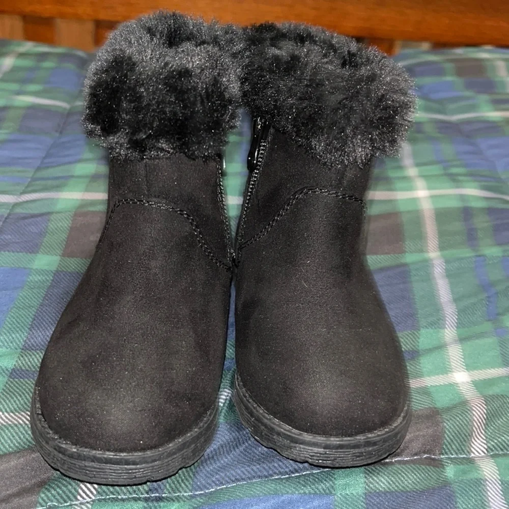 Toddler Girls' Emani Zipper Slip-On Shearling Style Winter Boots - Cat & Jack